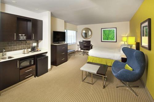 The Hollis Halifax - a DoubleTree Suites by Hilton