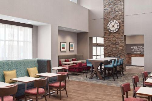 Hampton Inn & Suites Kelowna, British Columbia, Canada