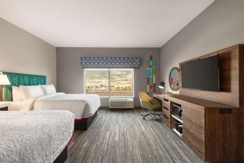 Hampton Inn & Suites by Hilton Kelowna Airport BC in كيلونا