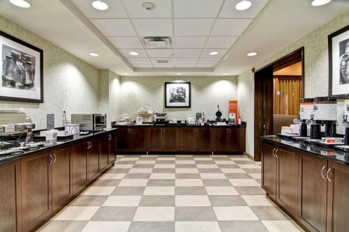 Hampton Inn & Suites Red Deer