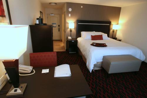 Hampton Inn & Suites Red Deer