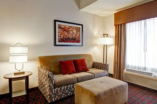 Hampton Inn & Suites Red Deer