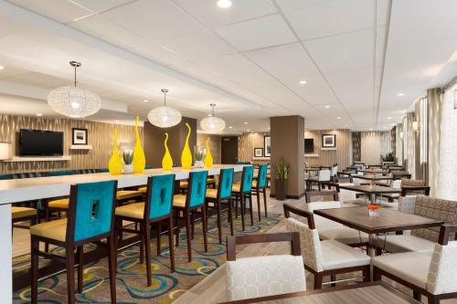 Hampton Inn & Suites, by Hilton - Vancouver Downtown