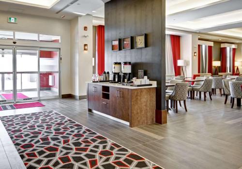 Hampton Inn & Suites - Medicine Hat, Medicine Hat (zdjęcie 10)