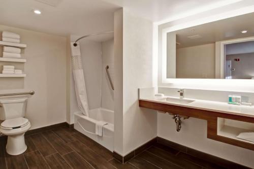 King Room - Disability Access/Non-Smoking image 3