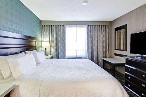 King Meeting Suite - Non-Smoking image 3