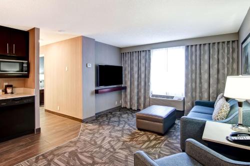 One-Bedroom King Suite with Kitchen - Non-Smoking  image 5