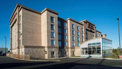 Hampton Inn & Suites by Hilton St. John's Airport, Сент-Джонс