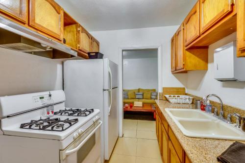 Los Angeles Vacation Rental 9 Mi to Downtown! in Los Angeles, USA