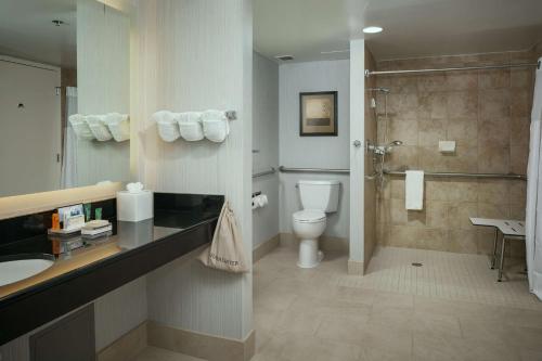 Hilton Suites Brentwood - image 6