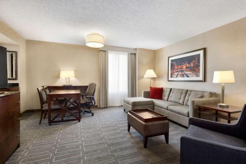 Embassy Suites By Hilton Hotel Chicago-Lombard/Oak Brook