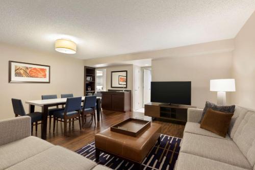 Embassy Suites By Hilton Hotel Chicago-Lombard/Oak Brook