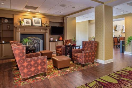 Hampton Inn & Suites Charlotte Arrowood Rd