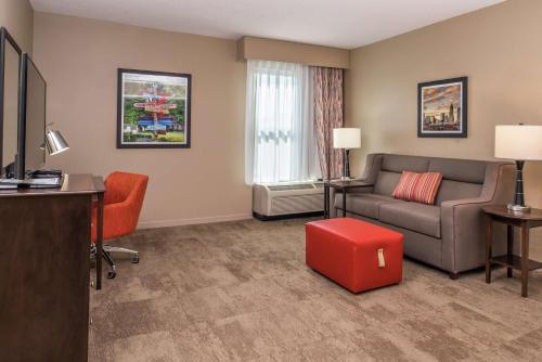 Hampton Inn & Suites Charlotte Arrowood Rd