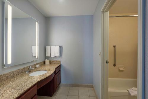2 bedrooms, 4 beds
