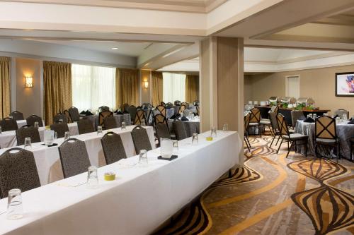 DoubleTree by Hilton Lafayette - image 11