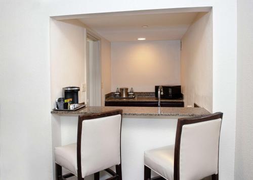 DoubleTree by Hilton Lafayette - image 13