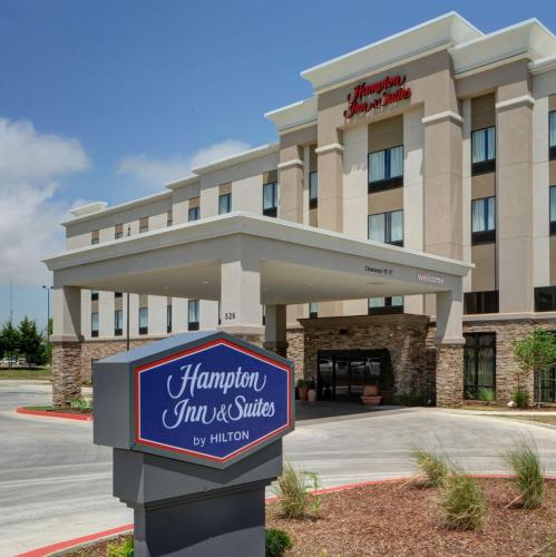. Hampton Inn & Suites Ardmore