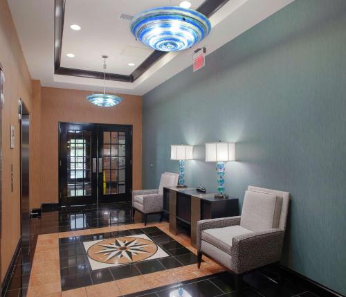 DoubleTree Suites by Hilton Bentonville, Бентонвилл (фото 8)