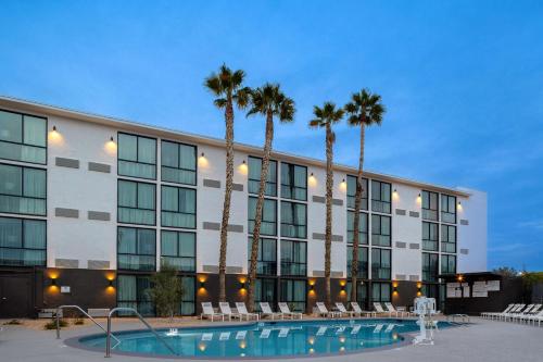 Exterior view, DoubleTree by Hilton Palmdale, CA in Palmdale (CA)