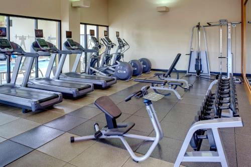 DoubleTree by Hilton Dearborn - image 14