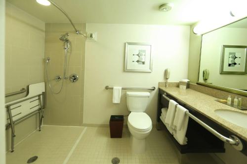 DoubleTree by Hilton Dearborn - image 13