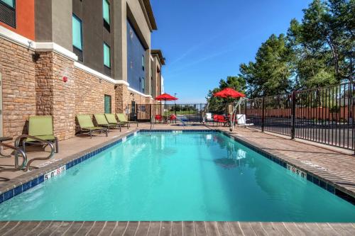 Hampton Inn Fresno Airport - image 10