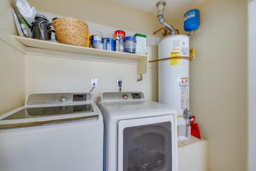 Prescott Valley Retreat with Hot Tub and Kayaks