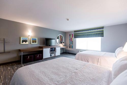 Hampton Inn Bismarck - image 8