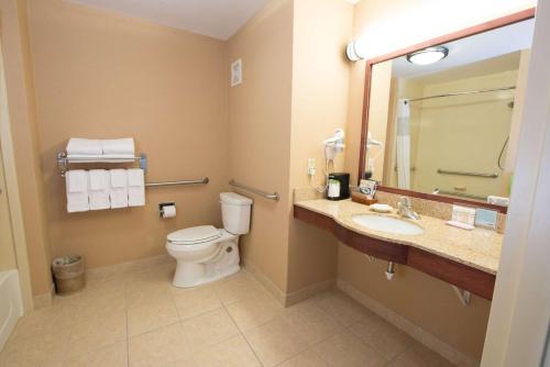 Hampton Inn by Hilton Bismarck Room Type - King Room - Mobility Access/Non-Smoking