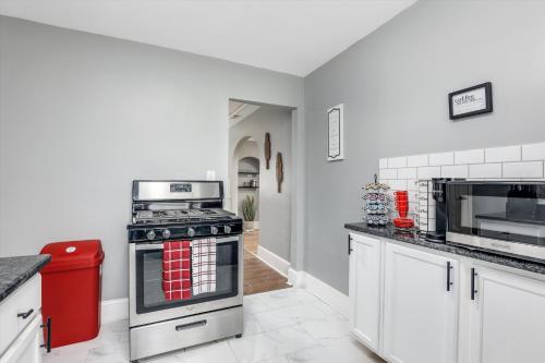 Modern & Cozy East Side Gem ~ Queen Beds ~ Parking, Detroit (fotografie 10)