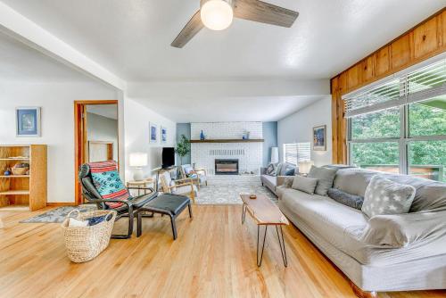 Serene Cloudcroft Sanctuary Deck, Walk to Town!