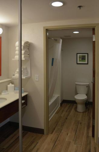 Hampton Inn & Suites Philadelphia/Media - image 12