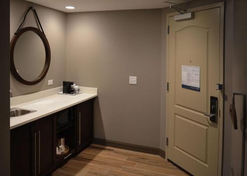 Hampton Inn & Suites Philadelphia/Media - image 4