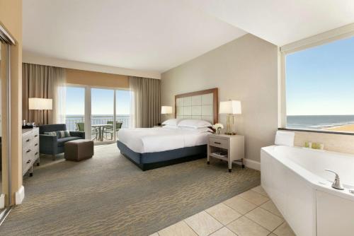 King Corner Oceanfront Suite image 5
