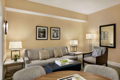 Queen Suite with Two Queen Beds - Oceanfront image 2