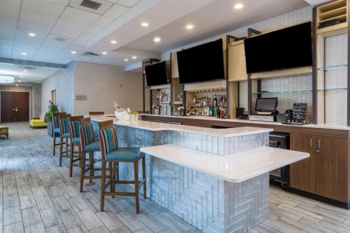 Hilton Garden Inn Augusta - image 2