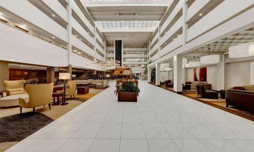 Embassy Suites by Hilton Milwaukee Brookfield