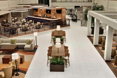 Embassy Suites by Hilton Milwaukee Brookfield