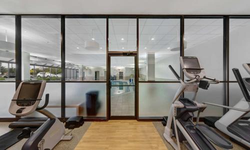 Embassy Suites by Hilton Milwaukee Brookfield - image 6