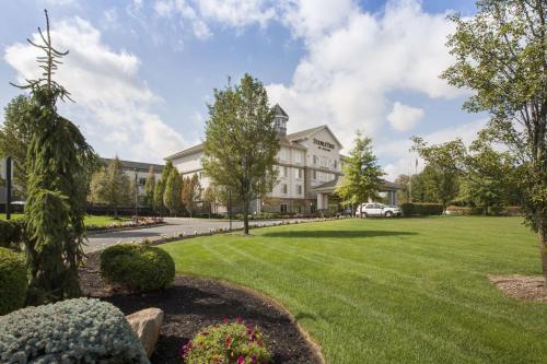 . DoubleTree by Hilton Nanuet