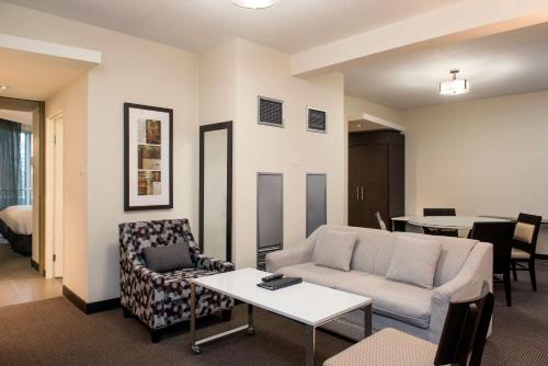 2 bedrooms, 4 beds