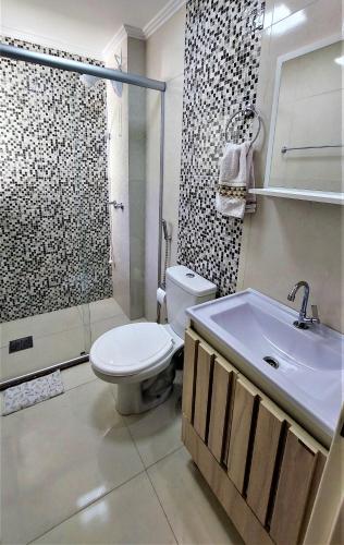 浴室, AP104 - Apartamento Completo, 3 quartos confortáveis (AP104 - Apartamento Completo, 3 quartos confortaveis) in 雅爾丁伊圖薩巴拉