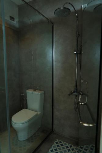 Four Petals Inn - image 14
