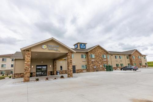 Cobblestone Hotel & Suites-Sheldon