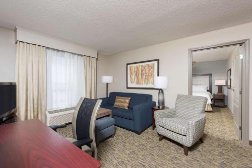 Homewood Suites by Hilton Bloomington - image 11