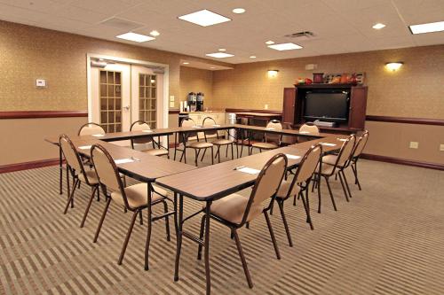 Homewood Suites by Hilton Bloomington - image 2