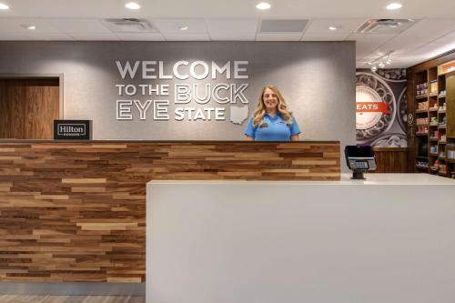 Hampton Inn and Suites by Hilton Canal Winchester Columbus - 로비