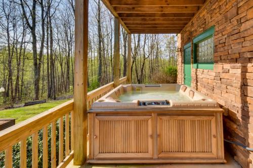 Family Getaway Georgia Cabin with Outdoor Hot Tub