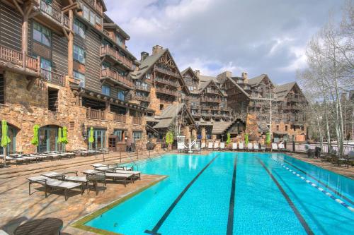 Bachelor Gulch Village